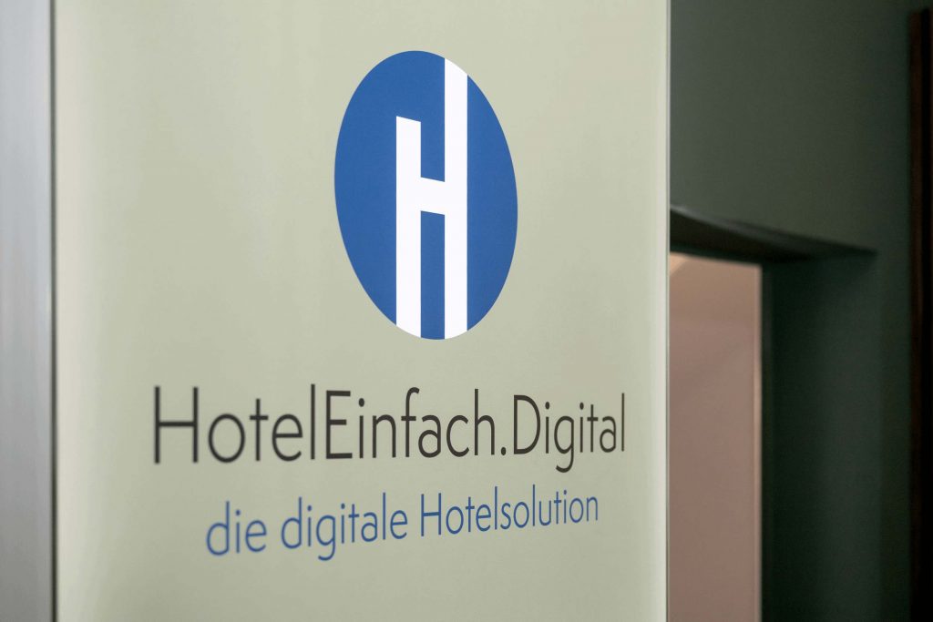 HotelEinfach.Digital: Digitale Guest Journey, Wein und Kunst zum Anfassen
Kompakt · Praxisnah · Regional & persönlich. Foto DER-Event-Fotograf.com