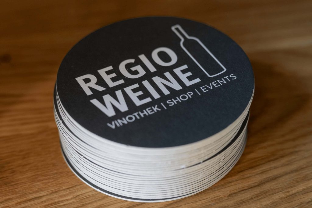 HotelEinfach.Digital: Digitale Guest Journey, Wein und Kunst zum Anfassen
Kompakt · Praxisnah · Regional & persönlich. Foto DER-Event-Fotograf.com