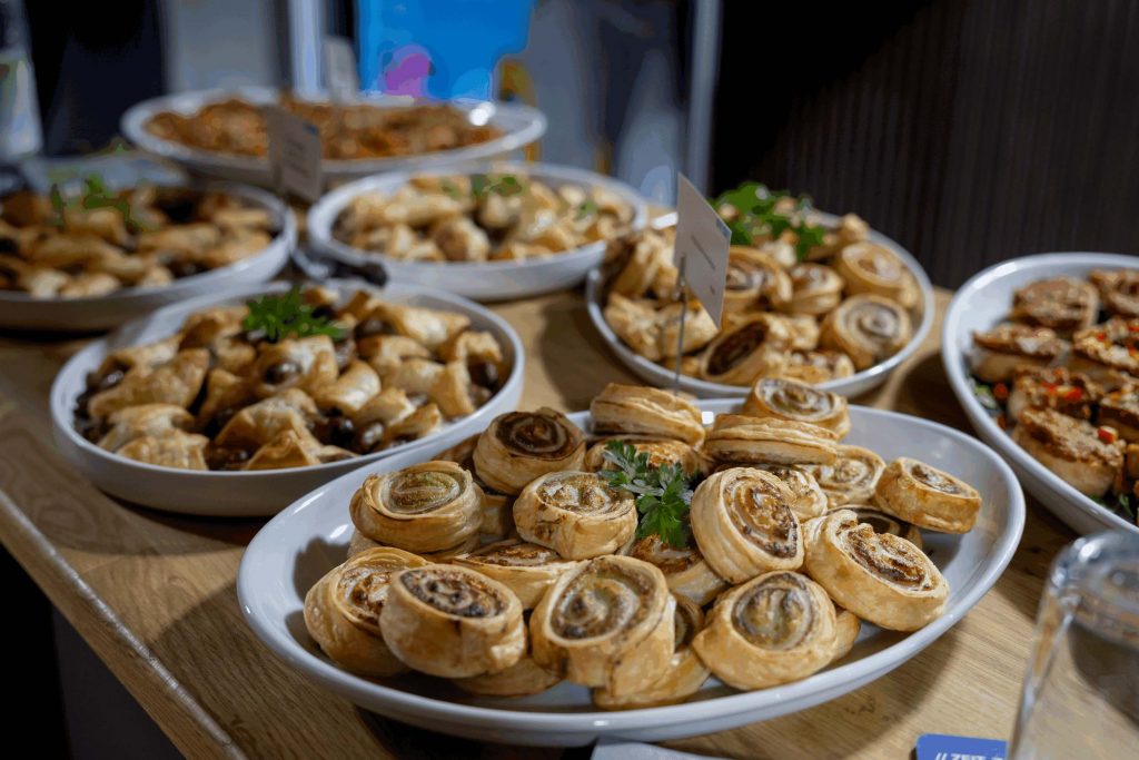 HotelEinfach.Digital: Digitale Guest Journey, Wein und Kunst zum Anfassen
Kompakt · Praxisnah · Regional & persönlich. Foto DER-Event-Fotograf.com