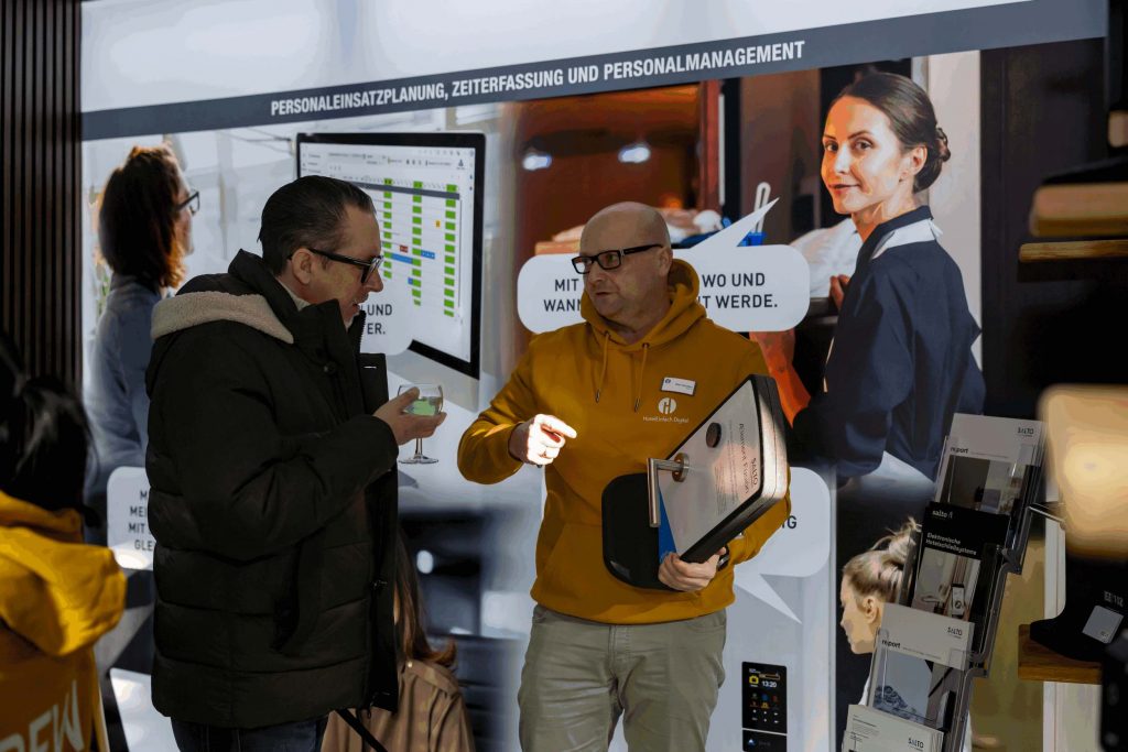 HotelEinfach.Digital: Digitale Guest Journey, Wein und Kunst zum Anfassen
Kompakt · Praxisnah · Regional & persönlich. Foto DER-Event-Fotograf.com