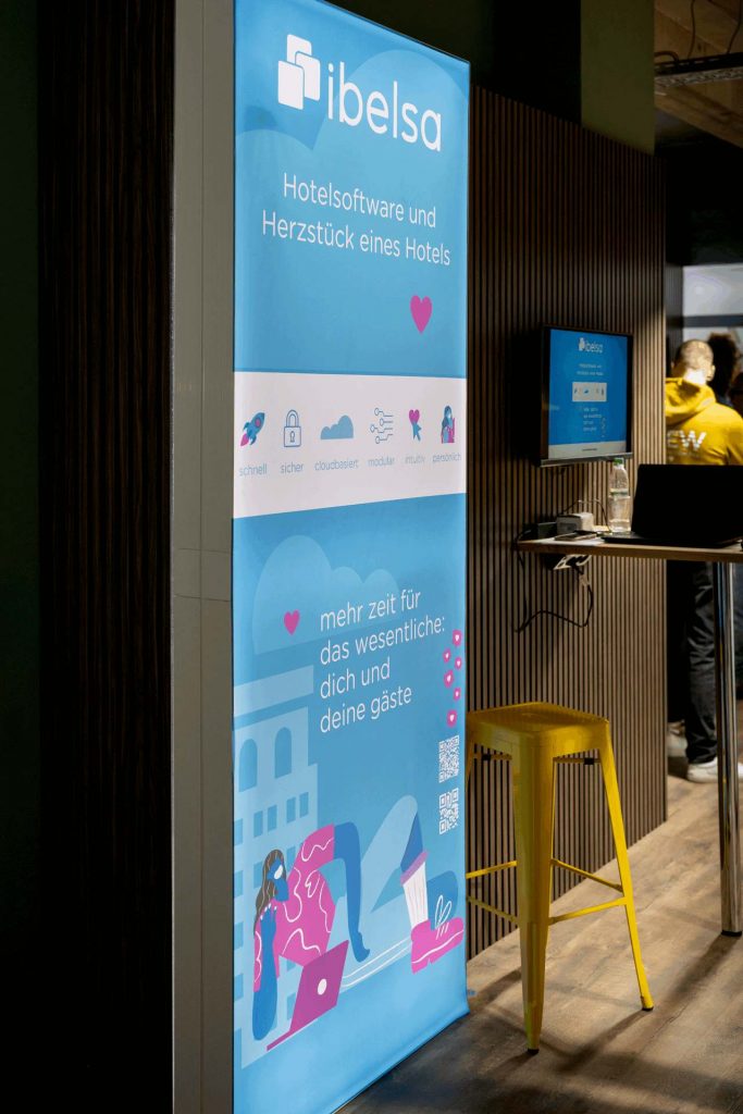 HotelEinfach.Digital: Digitale Guest Journey, Wein und Kunst zum Anfassen
Kompakt · Praxisnah · Regional & persönlich. Foto DER-Event-Fotograf.com